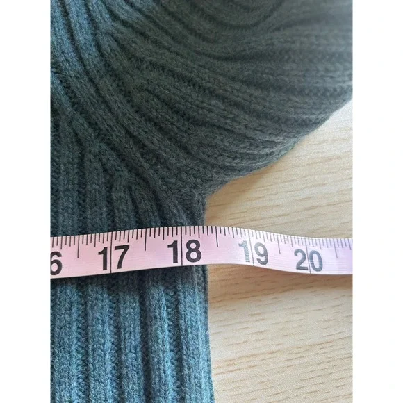 L.L. Bean Women M 100% Merino‎ Wool Commando Sweater CrewNeck Teal Blue Ribbed - Picture 9 of 9